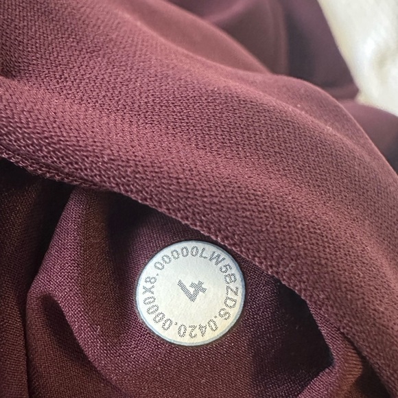 Lululemon On the Fly Jogger *Woven SZ 4 - Picture 2 of 7